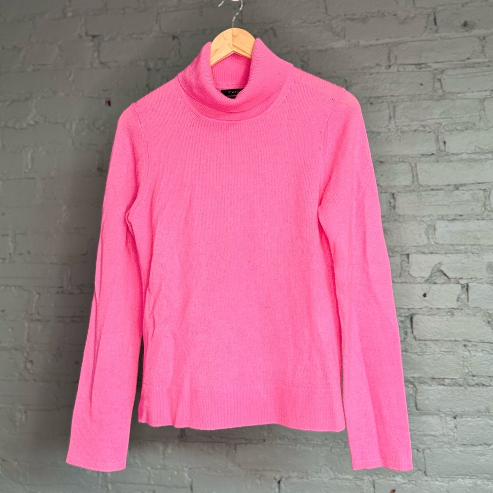 TAHARI 100% CASHMERE SWEATER